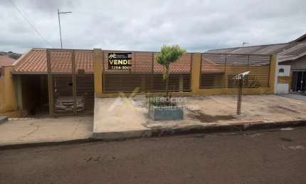 CASA A VENDA COM EDICULA NO FUNDO NO JARDIM SANTO ANTONIO EM CAMBE