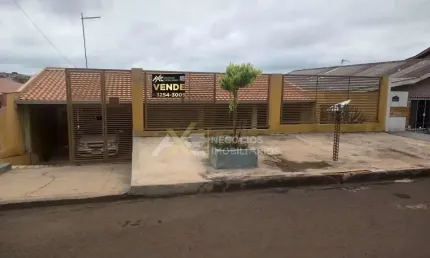 CASA A VENDA COM EDICULA NO FUNDO NO JARDIM SANTO ANTONIO EM CAMBE