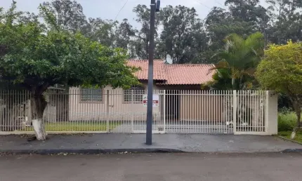 Casa com 3 quartos para alugar na Rua Teresina, 348, Vila Salomé, Cambé