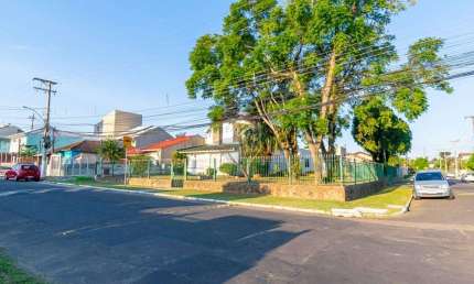 Terrenos de esquina na área central do Parque dos Anjos, com 1144m²
