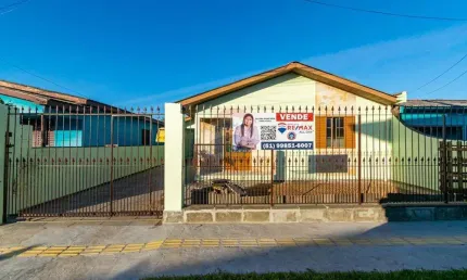 Casa a venda com três quartos no bairro são jerônimo.