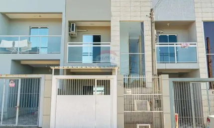 Sobrado semimobiliado, com sacada e ótimo estado de conservação,  próximo à SOGIL e GM