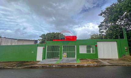 Terreno comercial a venda, com 1.305 m² em Abrantes