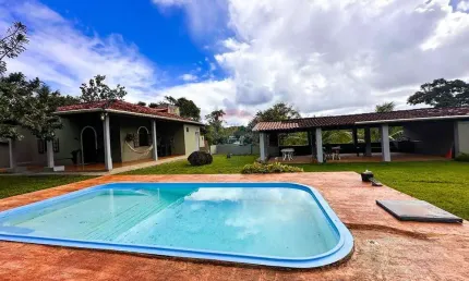 Casa térrea a venda no condomínio chácara do rio joanes em lauro de freitas