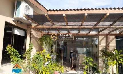 Excelente casa com piscina próxima ao mar em Balneário Pinhal