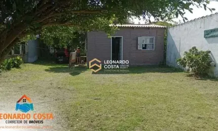 Casa com 2 quartos à venda na Rua Jose Venzon, 540, Centro, Balneário Pinhal