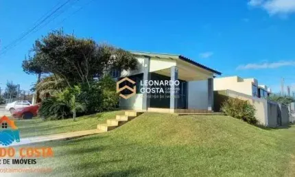 Excelente casa com piscina próxima ao mar em Salinas