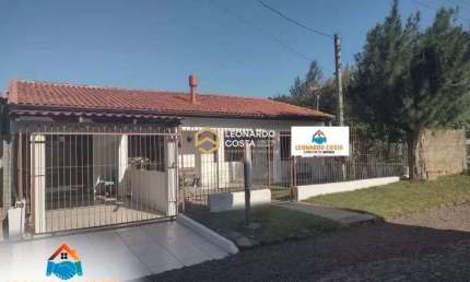 Casa com excelente localização no Centro de Cidreira