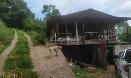 Compre na catya varela imoveis: belissima chácara com uma vista maravilhosa para rio ref: 380