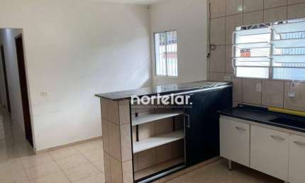 EXCELENTE CASA -Na Rua Nicolas Adam, 2 dormis, vaga de garagem pra 1 carro com corredor lateral, sala, conzinha, otima  localização , mercados e trans