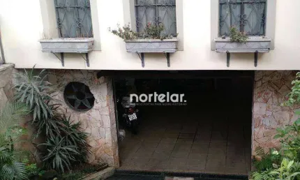 Excelente oportunidade Sobrado Horto Florestal 258 metros de construção com 3 dormitórios sendo 1 suíte, 3 vagas.
