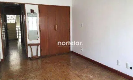 Kitnet Refomado Senador Queirós, andar alto. Aceita financiamento..