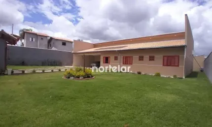 Chácara em Jarinu/SP, com 5 suítes,7 banheiros, 10 vagas, área total 2.450,00 m², área construída 500,00 m²