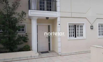 Excelente sobrado de condomínio fechado à venda no Parque São Domingos