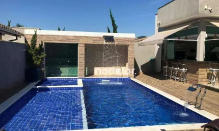 Casa com piscina á venda com piscina em condomínio fechado