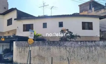 Sobrado com 3 dormitórios (1 é suite) na Freguesia do Ó, terreno de 155m² e área construída de 113m². Próximo às principais avenidas. Estuda Permuta.