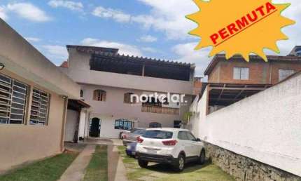 Belo Sobrado na Brasilandia, 310m² de área construída, 4 dormitórios, espaço livre para 10 veículos. Terreno de 455m².
