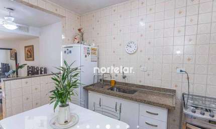 Casa localizada em Rua Particular e muito tranquila, com amplo comercio e proximidades com terminal de onibus, casa terrea, 2 dorms, 1 banheiro, 1 lav