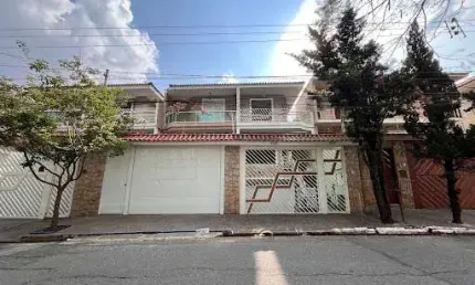 Se você está em busca do lar perfeito para sua família, não precisa procurar mais. Este encantador sobrado no coração do Tremembé oferece tudo o que v