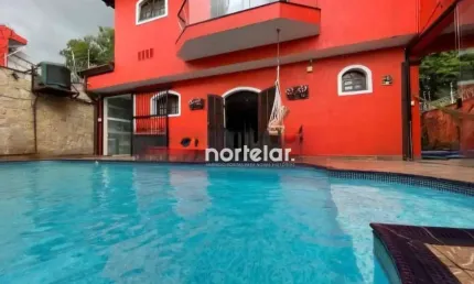 Este belíssimo imóvel oferece conforto, sofisticação e uma estrutura completa para você e sua família