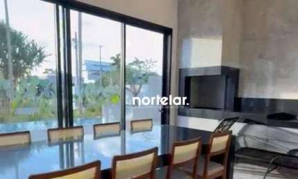 Casa nova semi mobiliada com 3 quartos , sendo 2 suítes, 4 banheiros, area Gourmet e Segurança 24H