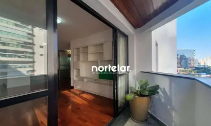 APARTAMENTO COM 2 SUÍTES E 2 VAGAS DE GARAGEM. VILA OLÍMPIA