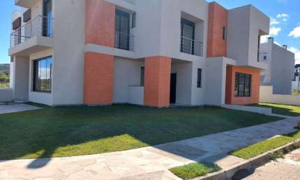 Linda Casa Nova com 3 dormitórios à venda, 146 m² - Hipica - Porto Alegre/RS