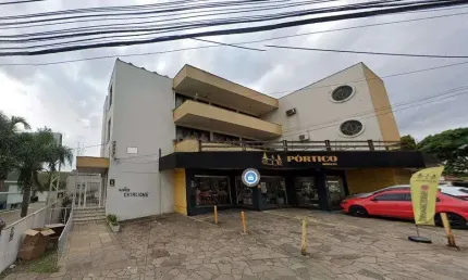 -edificio com 2 aptos.com 250m2 cada (um por andar)