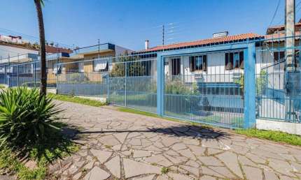 Casa com 3 dormitórios à venda, 210 m² por R$ 870.000,00 - Cristal - Porto Alegr