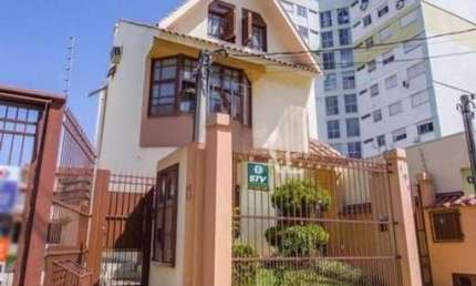 Casa com 4 dormitórios à venda, 290 m² por R$ 920.000,00 - Camaquã - Porto Alegr