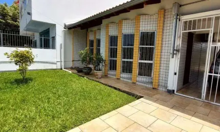 Casa com 3 quartos à venda na Rua Coronel Massot, 1030, Cristal, Porto Alegre