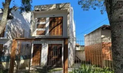 CASA IMPERIAL PARK  COM 2 DORM E AMPLO PATEO PRIVATIVO