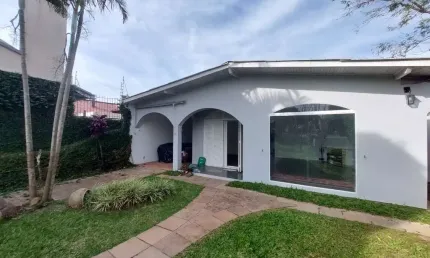 BELOA 5RESIDENCI9A TERREA NO GUARUJA FRENTE AO PARQUE BARBADA$620.000