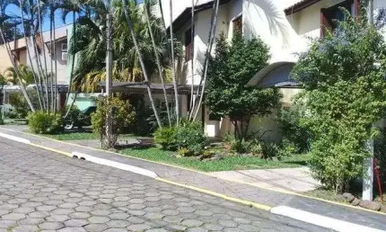 BARBADA AMAIS LINDA E AMPLA RESIDENCIA EM CONDOMINIO JUNTO A CEF DA HIPICA (COND
