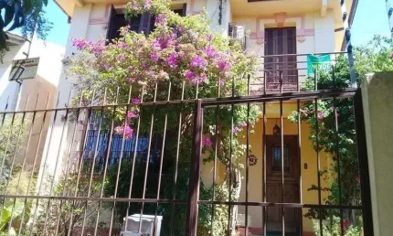 Casa com 4 quartos à venda na Rua Oscar Schneider, 47, Medianeira, Porto Alegre
