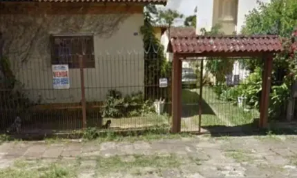 TERRENO COM 484M2 MUITO BEM LOCALIZADO COM CASA  ANTIGA EM CIMA
