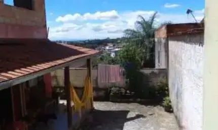 Casa com 3 quartos à venda na Rua Seis, 19, Vila Itália, Contagem por R$ 258.000