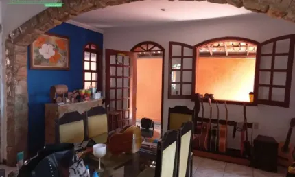 Casa com 3 quartos à venda na Rua José Diniz Maia, 315, Funcionários, Contagem por R$ 480.000