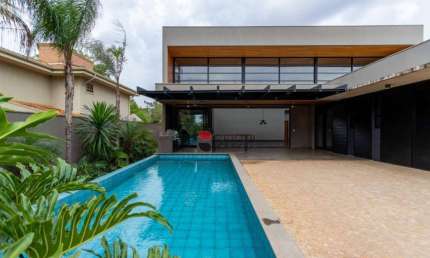 Casa Térrea Exclusiva de Alto Padrão no Condomínio Buritis, à venda em Ribeirão Preto/SP.