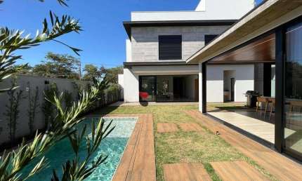 Casa sobrado alto padrão com 274 m², 03 quartos à venda no Condomínio Alto do Castelo em Ribeirão Preto/SP I Imobiliária Brioni imóveis