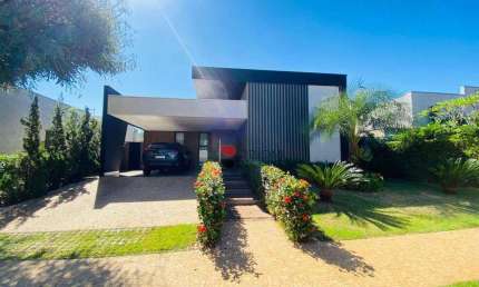 Casa térrea alto padrão com 266m², 3quartos/suíte, à venda no condomínio Alphaville em Ribeirão Preto I Imobiliária Brioni Imóveis