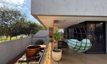 Casa alto padrão com 343m², 3 quartos para locação e venda no Condomínio Alphaville 3 em Ribeirão Preto/SP I Imobiliária Brioni imóveis