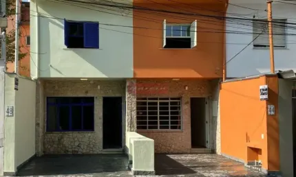Sobrado em vila, sendo 2 dorm, sala ampla, coz, 1 vaga. Oportunidade