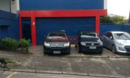 PRÉDIO COMERCIAL PARA LOCAÇAO, COM 300M², AO LADO DO HOSP CAMPO LIMPO COM 10 SALAS, 1 COZ, 3 VGS