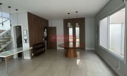Agradável residência na Vila Cruzeiro, 4 dorm, 4 banheiros., 3 salas, 2 vagas.