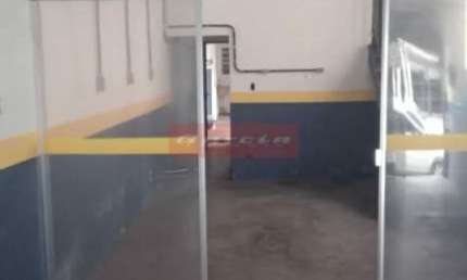 Ponto comercial com 3 salas para alugar na Chácara Santo Antônio, São Paulo 