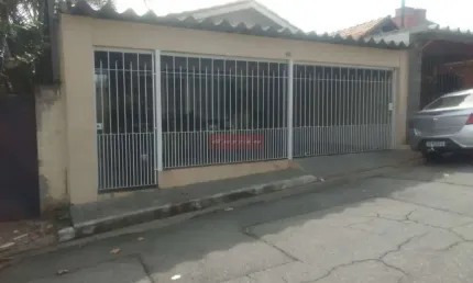 Linda casa térrea em veleiros a venda, com 3 dorm, sala , coz, 2 banh, 2 vgs, edic, churr, quintal.