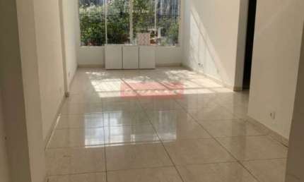 Lindo apt em Moema com 85m2, 2 dorm, sala, cozinha, 2 WC, Oportunidade