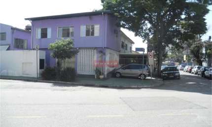 Casa no Brooklin, 154m de área total, 4 dormitórios, 2 banheiros, 2 vagas de garagem