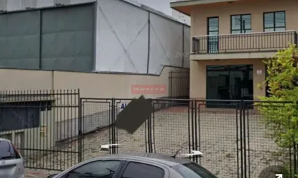 Sobrado p/loca com otima localização vagas para 6 autos. oportunidade